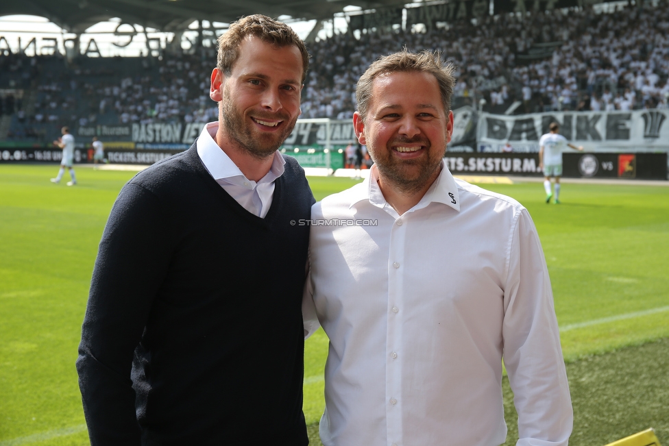 Sturm Graz - LASK
Oesterreichische Fussball Bundesliga, 34. Runde, SK Sturm Graz - LASK, Stadion Liebenau Graz, 12.05.2018. 

Foto zeigt Juergen Saeumel (ehem. Spieler Sturm) und Bruno Huetter (Sicherheitschef Sturm)
