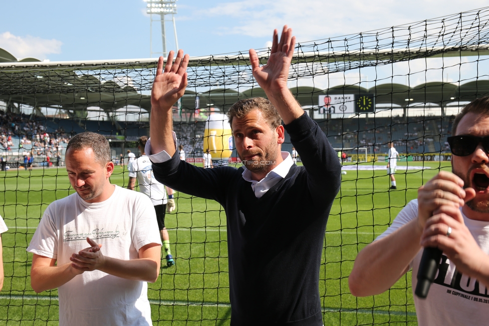 Sturm Graz - LASK
Oesterreichische Fussball Bundesliga, 34. Runde, SK Sturm Graz - LASK, Stadion Liebenau Graz, 12.05.2018. 

Foto zeigt Juergen Saeumel (ehem. Spieler Sturm) und Vertreter der Nordkurve
