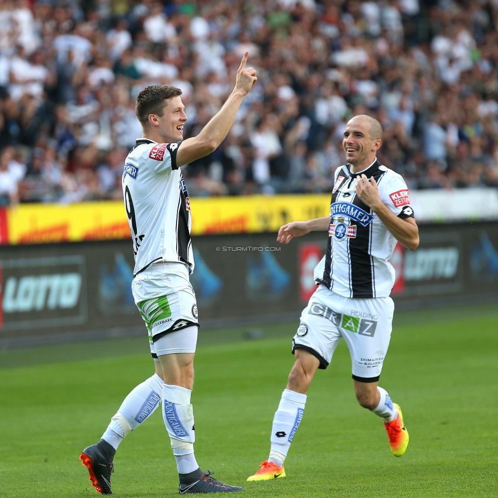 Sturm Graz - LASK
Oesterreichische Fussball Bundesliga, 34. Runde, SK Sturm Graz - LASK, Stadion Liebenau Graz, 12.05.2018. 

Foto zeigt Deni Alar (Sturm) und Fabian Koch (Sturm)
Schlüsselwörter: torjubel