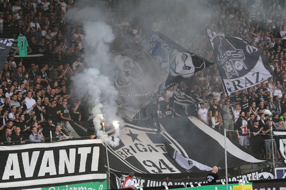 Sturm Graz - Admira Wacker
Oesterreichische Fussball Bundesliga, 35. Runde, SK Sturm Graz - FC Admira Wacker, Stadion Liebenau Graz, 12.05.2018. 

Foto zeigt Fans von Sturm
