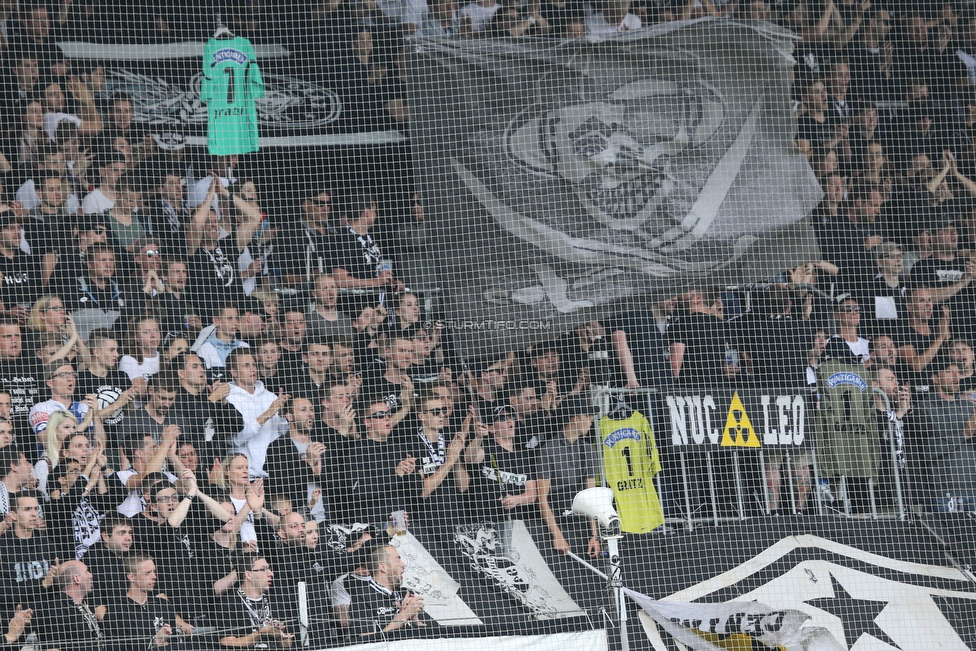 Sturm Graz - Admira Wacker
Oesterreichische Fussball Bundesliga, 35. Runde, SK Sturm Graz - FC Admira Wacker, Stadion Liebenau Graz, 12.05.2018. 

Foto zeigt Fans von Sturm
