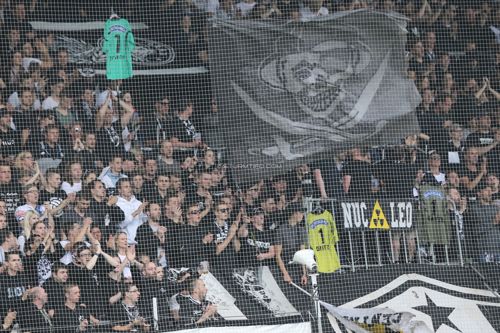 Sturm Graz - Admira Wacker
Oesterreichische Fussball Bundesliga, 35. Runde, SK Sturm Graz - FC Admira Wacker, Stadion Liebenau Graz, 12.05.2018. 

Foto zeigt Fans von Sturm
