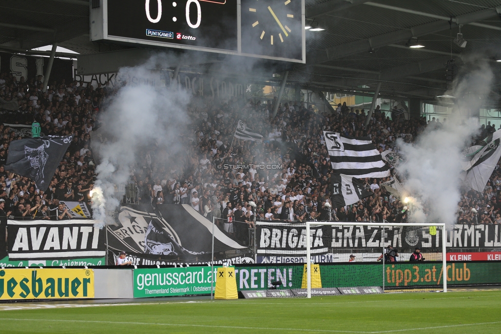 Sturm Graz - Admira Wacker
Oesterreichische Fussball Bundesliga, 35. Runde, SK Sturm Graz - FC Admira Wacker, Stadion Liebenau Graz, 12.05.2018. 

Foto zeigt Fans von Sturm
Schlüsselwörter: pyrotechnik