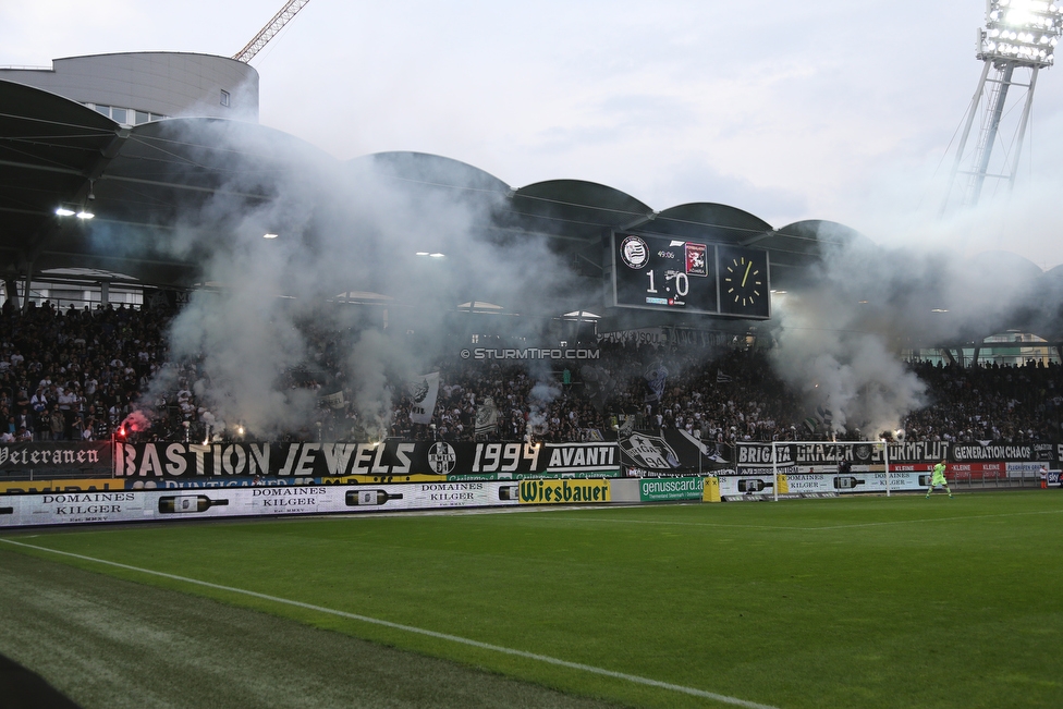 Sturm Graz - Admira Wacker
Oesterreichische Fussball Bundesliga, 35. Runde, SK Sturm Graz - FC Admira Wacker, Stadion Liebenau Graz, 12.05.2018. 

Foto zeigt Fans von Sturm
Schlüsselwörter: pyrotechnik