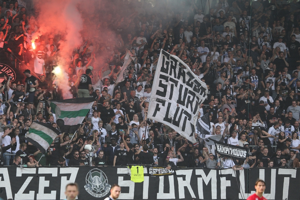 Sturm Graz - Admira Wacker
Oesterreichische Fussball Bundesliga, 35. Runde, SK Sturm Graz - FC Admira Wacker, Stadion Liebenau Graz, 12.05.2018. 

Foto zeigt Fans von Sturm
Schlüsselwörter: pyrotechnik