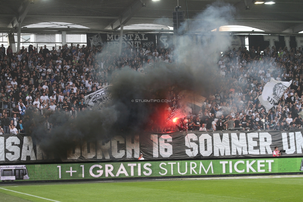 Sturm Graz - Admira Wacker
Oesterreichische Fussball Bundesliga, 35. Runde, SK Sturm Graz - FC Admira Wacker, Stadion Liebenau Graz, 12.05.2018. 

Foto zeigt Fans von Sturm mit einem Spruchband fuer Christian Gratzei (Sturm)
Schlüsselwörter: pyrotechnik