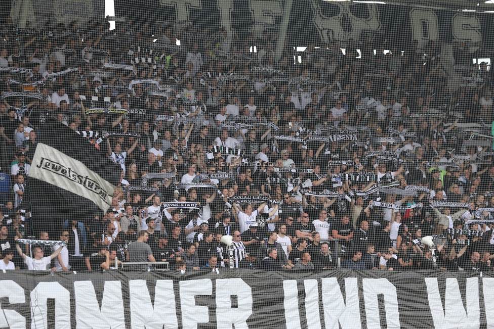 Sturm Graz - Admira Wacker
Oesterreichische Fussball Bundesliga, 35. Runde, SK Sturm Graz - FC Admira Wacker, Stadion Liebenau Graz, 12.05.2018. 

Foto zeigt Fans von Sturm
