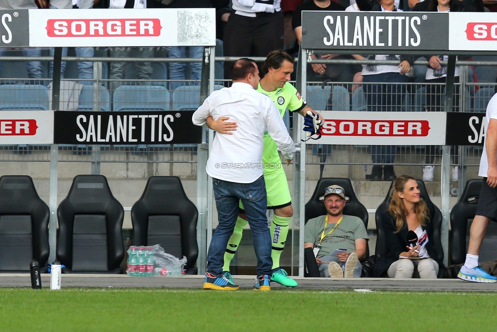 Sturm Graz - Admira Wacker
Oesterreichische Fussball Bundesliga, 35. Runde, SK Sturm Graz - FC Admira Wacker, Stadion Liebenau Graz, 12.05.2018. 

Foto zeigt Christian Gratzei (Sturm) und Heiko Vogel (Cheftrainer Sturm)
