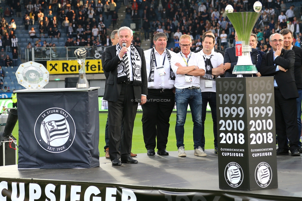 Sturm Graz - Admira Wacker
Oesterreichische Fussball Bundesliga, 35. Runde, SK Sturm Graz - FC Admira Wacker, Stadion Liebenau Graz, 12.05.2018. 

Foto zeigt Hermann Schuetzenhoefer (Landeshauptmann Steiermark)
