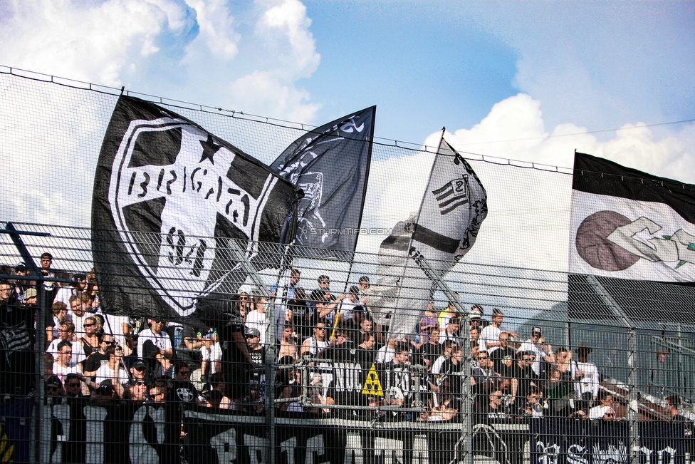 Altach - Sturm Graz
Oesterreichische Fussball Bundesliga, 36. Runde, SC Rheindorf Altach - SK Sturm Graz, Stadion Schnabelholz Altach, 27.05.2018. 

Foto zeigt Fans von Sturm
