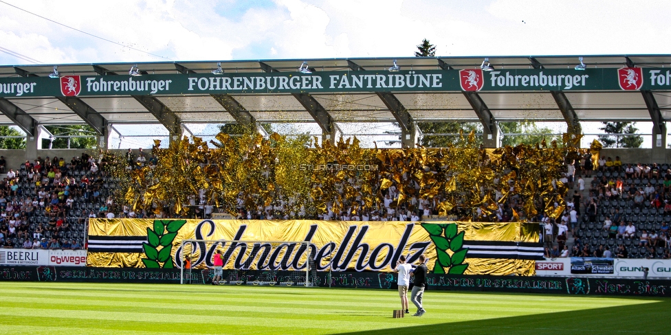 Altach - Sturm Graz
Oesterreichische Fussball Bundesliga, 36. Runde, SC Rheindorf Altach - SK Sturm Graz, Stadion Schnabelholz Altach, 27.05.2018. 

Foto zeigt Fans von Altach mit einer Choreografie
