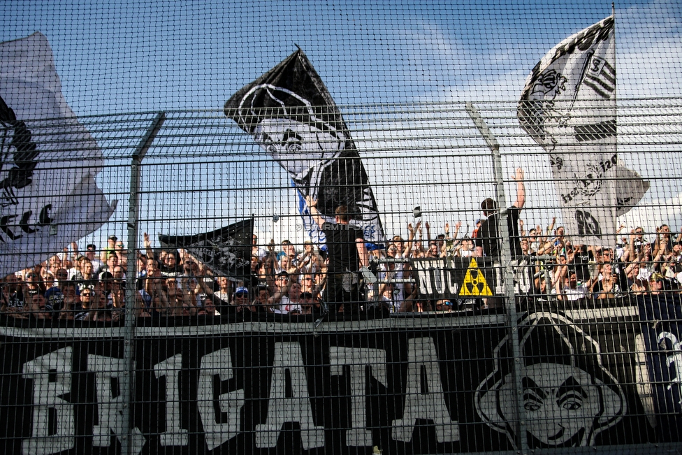 Altach - Sturm Graz
Oesterreichische Fussball Bundesliga, 36. Runde, SC Rheindorf Altach - SK Sturm Graz, Stadion Schnabelholz Altach, 27.05.2018. 

Foto zeigt Fans von Sturm
