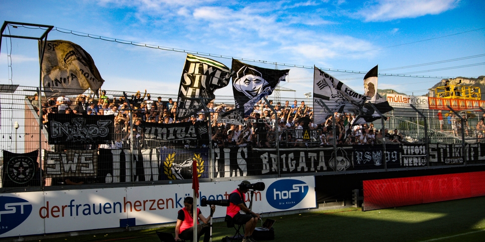 Altach - Sturm Graz
Oesterreichische Fussball Bundesliga, 36. Runde, SC Rheindorf Altach - SK Sturm Graz, Stadion Schnabelholz Altach, 27.05.2018. 

Foto zeigt Fans von Sturm
