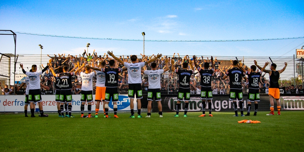 Altach - Sturm Graz
Oesterreichische Fussball Bundesliga, 36. Runde, SC Rheindorf Altach - SK Sturm Graz, Stadion Schnabelholz Altach, 27.05.2018. 

Foto zeigt die Mannschaft von Sturm und Fans von Sturm
