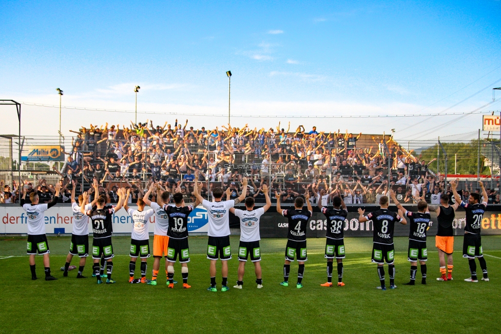 Altach - Sturm Graz
Oesterreichische Fussball Bundesliga, 36. Runde, SC Rheindorf Altach - SK Sturm Graz, Stadion Schnabelholz Altach, 27.05.2018. 

Foto zeigt die Mannschaft von Sturm und Fans von Sturm
