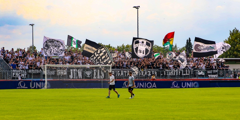 Siegendorf - Sturm Graz
OEFB Cup, 1. Runde, ASV Siegendorf - SK Sturm Graz, Heidenboden Stadion Parndorf, 21.07.2018. 

Foto zeigt Fans von Sturm
