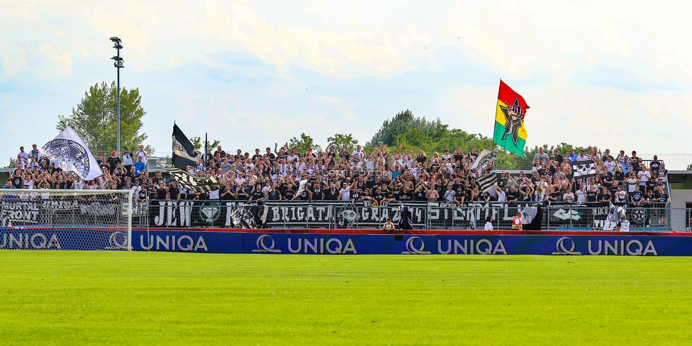 Siegendorf - Sturm Graz
OEFB Cup, 1. Runde, ASV Siegendorf - SK Sturm Graz, Heidenboden Stadion Parndorf, 21.07.2018. 

Foto zeigt Fans von Sturm
