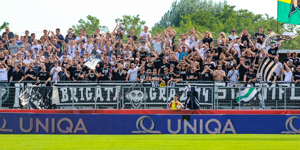 Siegendorf - Sturm Graz
OEFB Cup, 1. Runde, ASV Siegendorf - SK Sturm Graz, Heidenboden Stadion Parndorf, 21.07.2018. 

Foto zeigt Fans von Sturm
