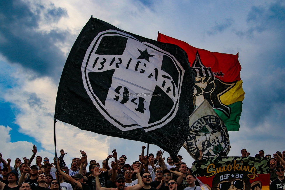 Siegendorf - Sturm Graz
OEFB Cup, 1. Runde, ASV Siegendorf - SK Sturm Graz, Heidenboden Stadion Parndorf, 21.07.2018. 

Foto zeigt Fans von Sturm
