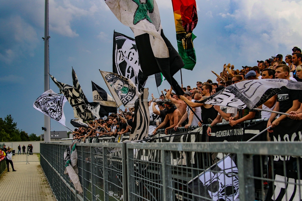 Siegendorf - Sturm Graz
OEFB Cup, 1. Runde, ASV Siegendorf - SK Sturm Graz, Heidenboden Stadion Parndorf, 21.07.2018. 

Foto zeigt Fans von Sturm
