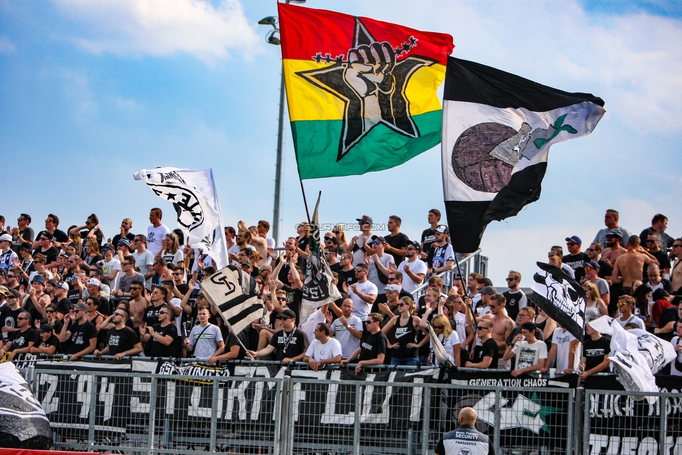 Siegendorf - Sturm Graz
OEFB Cup, 1. Runde, ASV Siegendorf - SK Sturm Graz, Heidenboden Stadion Parndorf, 21.07.2018. 

Foto zeigt Fans von Sturm
