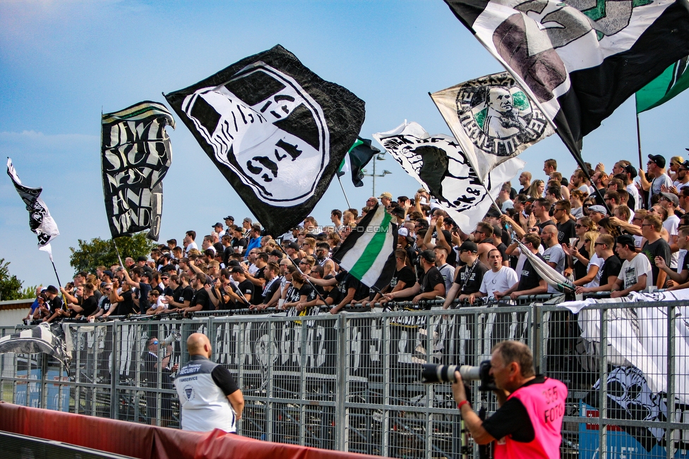 Siegendorf - Sturm Graz
OEFB Cup, 1. Runde, ASV Siegendorf - SK Sturm Graz, Heidenboden Stadion Parndorf, 21.07.2018. 

Foto zeigt Fans von Sturm
