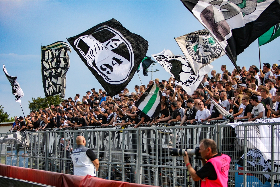 Siegendorf - Sturm Graz
OEFB Cup, 1. Runde, ASV Siegendorf - SK Sturm Graz, Heidenboden Stadion Parndorf, 21.07.2018. 

Foto zeigt Fans von Sturm
