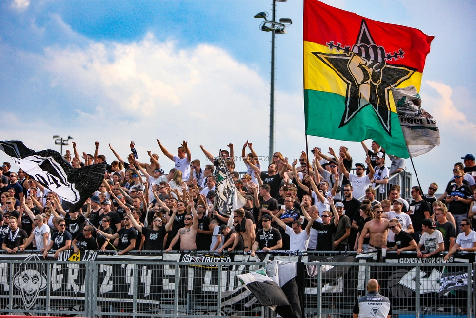 Siegendorf - Sturm Graz
OEFB Cup, 1. Runde, ASV Siegendorf - SK Sturm Graz, Heidenboden Stadion Parndorf, 21.07.2018. 

Foto zeigt Fans von Sturm
