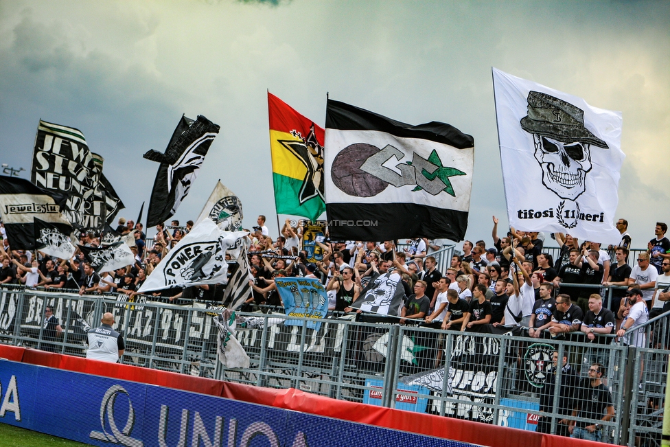 Siegendorf - Sturm Graz
OEFB Cup, 1. Runde, ASV Siegendorf - SK Sturm Graz, Heidenboden Stadion Parndorf, 21.07.2018. 

Foto zeigt Fans von Sturm
