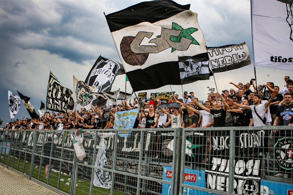 Siegendorf - Sturm Graz
OEFB Cup, 1. Runde, ASV Siegendorf - SK Sturm Graz, Heidenboden Stadion Parndorf, 21.07.2018. 

Foto zeigt Fans von Sturm
