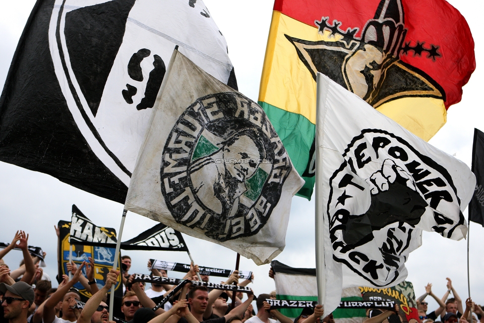 Siegendorf - Sturm Graz
OEFB Cup, 1. Runde, ASV Siegendorf - SK Sturm Graz, Heidenboden Stadion Parndorf, 21.07.2018. 

Foto zeigt Fans von Sturm
