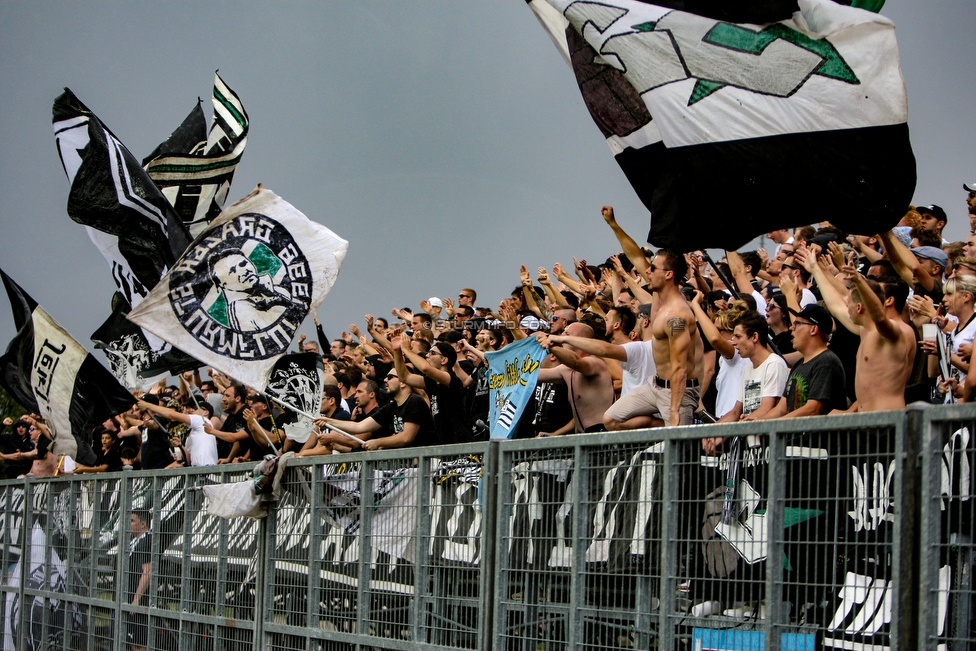 Siegendorf - Sturm Graz
OEFB Cup, 1. Runde, ASV Siegendorf - SK Sturm Graz, Heidenboden Stadion Parndorf, 21.07.2018. 

Foto zeigt Fans von Sturm
