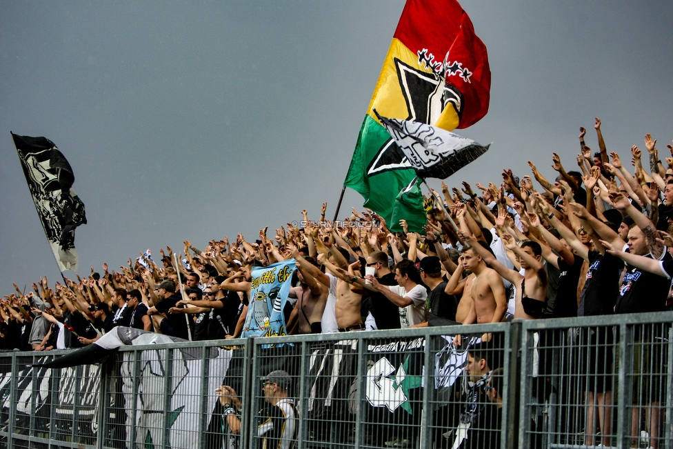 Siegendorf - Sturm Graz
OEFB Cup, 1. Runde, ASV Siegendorf - SK Sturm Graz, Heidenboden Stadion Parndorf, 21.07.2018. 

Foto zeigt Fans von Sturm
