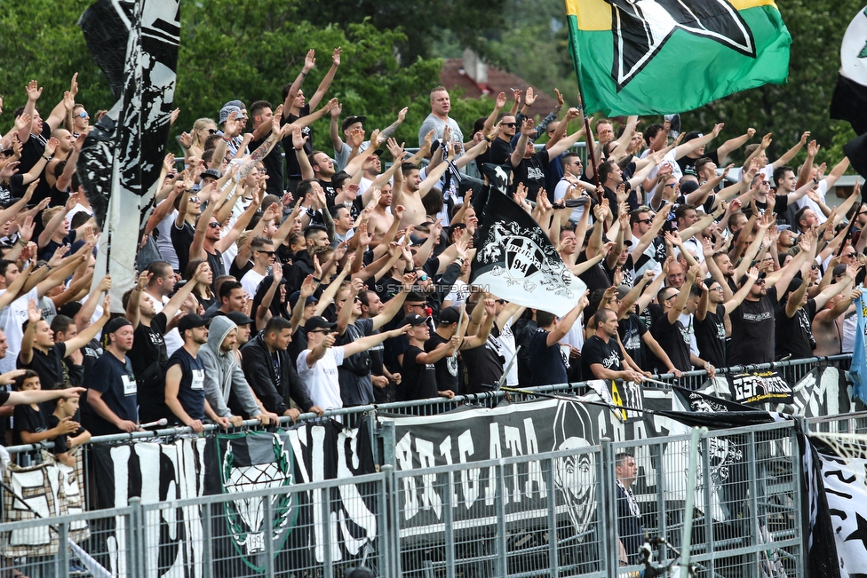 Siegendorf - Sturm Graz
OEFB Cup, 1. Runde, ASV Siegendorf - SK Sturm Graz, Heidenboden Stadion Parndorf, 21.07.2018. 

Foto zeigt Fans von Sturm
