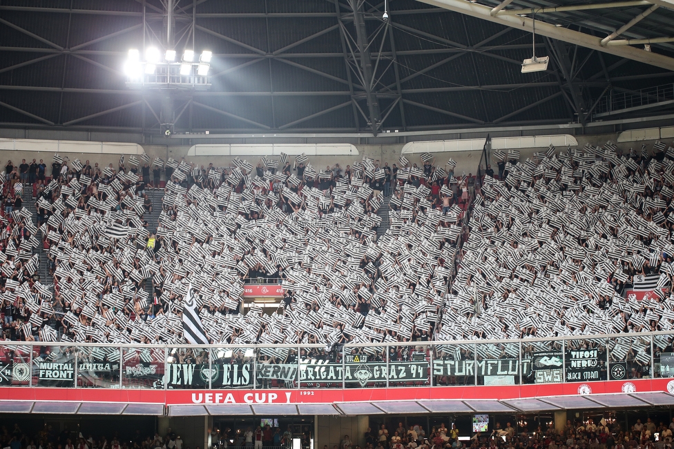 Ajax Amsterdam - Sturm Graz
UEFA Champions League Qualifikation 2. Runde, Ajax Amsterdam - SK Sturm Graz, Johan Cruijff Arena Amsterdam, 25.07.2018. 

Foto zeigt Fans von Sturm mit einer Choreografie
