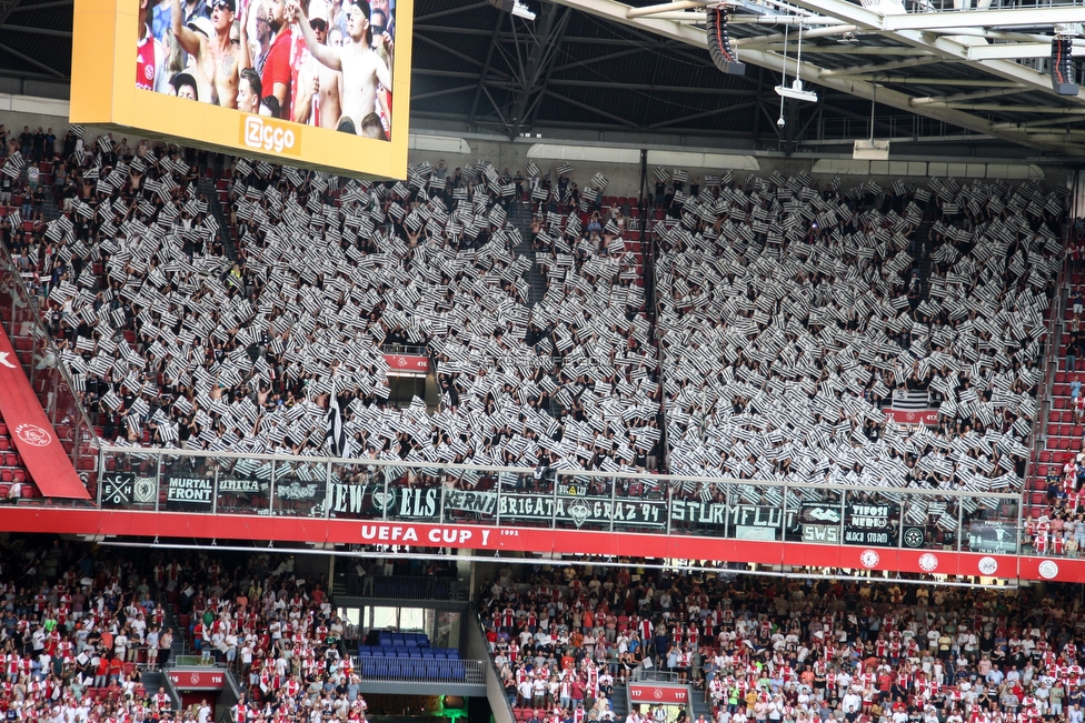 Ajax Amsterdam - Sturm Graz
UEFA Champions League Qualifikation 2. Runde, Ajax Amsterdam - SK Sturm Graz, Johan Cruijff Arena Amsterdam, 25.07.2018. 

Foto zeigt Fans von Sturm mit einer Choreografie
