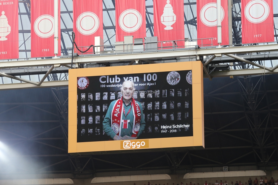 Ajax Amsterdam - Sturm Graz
UEFA Champions League Qualifikation 2. Runde, Ajax Amsterdam - SK Sturm Graz, Johan Cruijff Arena Amsterdam, 25.07.2018. 

Foto zeigt die Anzeigetafel bei der Trauerminute fuer Heinz Schilcher (ehem. Spieler Sturm)
