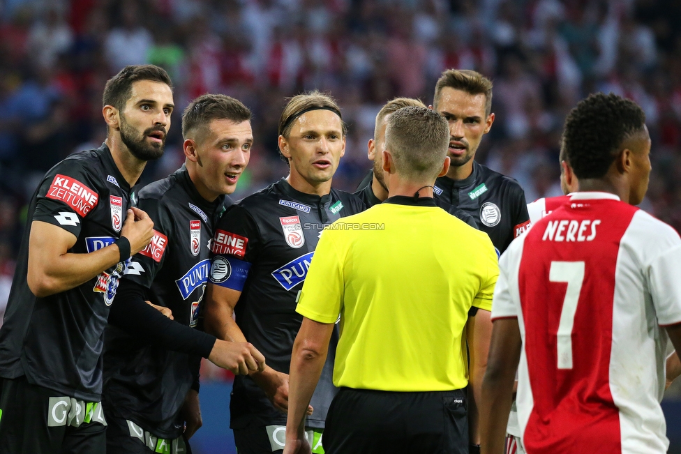 Ajax Amsterdam - Sturm Graz
UEFA Champions League Qualifikation 2. Runde, Ajax Amsterdam - SK Sturm Graz, Johan Cruijff Arena Amsterdam, 25.07.2018. 

Foto zeigt Anastasios Avlonitis (Sturm), Dario Maresic (Sturm), Stefan Hierlaender (Sturm), Markus Lackner (Sturm) und David Neres (Ajax)
