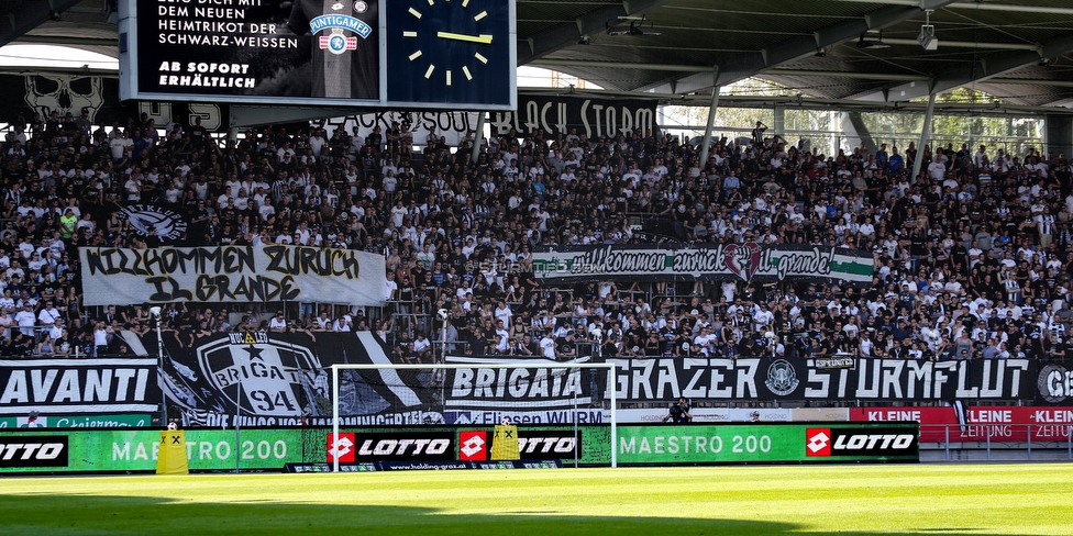 Sturm Graz - Hartberg
Oesterreichische Fussball Bundesliga, 1. Runde, SK Sturm Graz - TSV Hartberg, Stadion Liebenau Graz, 28.07.2018. 

Foto zeigt Fans von Sturm mit einem Spruchband
