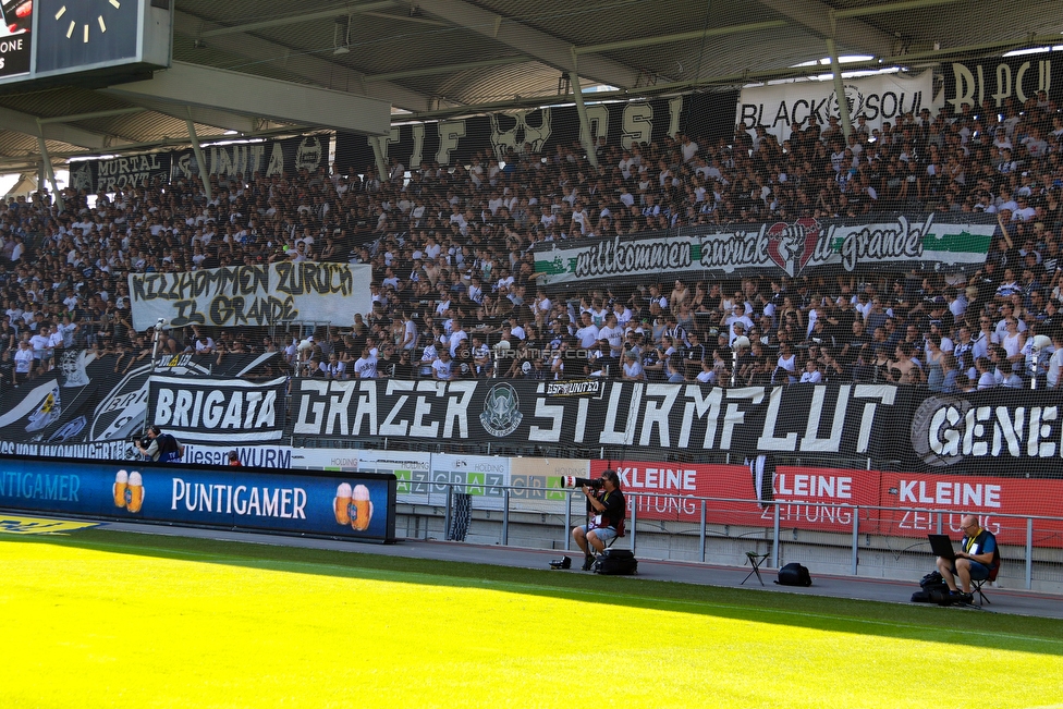 Sturm Graz - Hartberg
Oesterreichische Fussball Bundesliga, 1. Runde, SK Sturm Graz - TSV Hartberg, Stadion Liebenau Graz, 28.07.2018. 

Foto zeigt Fans von Sturm mit einem Spruchband
