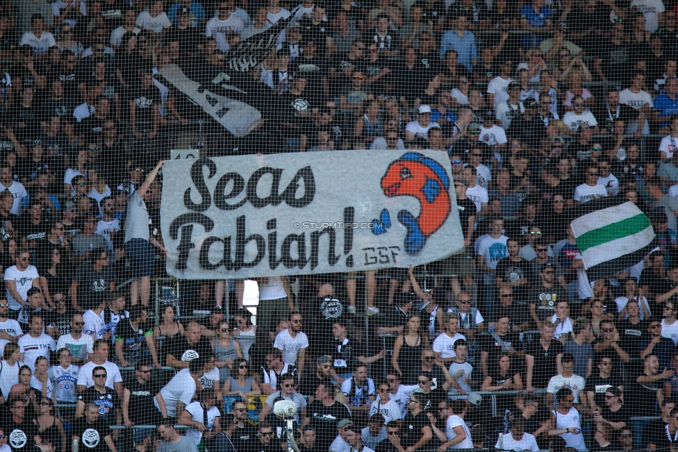 Sturm Graz - Hartberg
Oesterreichische Fussball Bundesliga, 1. Runde, SK Sturm Graz - TSV Hartberg, Stadion Liebenau Graz, 28.07.2018. 

Foto zeigt Fans von Sturm mit einem Spruchband
