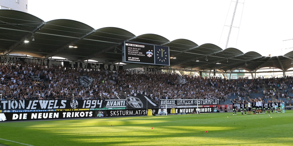 Sturm Graz - Hartberg
Oesterreichische Fussball Bundesliga, 1. Runde, SK Sturm Graz - TSV Hartberg, Stadion Liebenau Graz, 28.07.2018. 

Foto zeigt Fans von Sturm und die Mannschaft von Sturm
