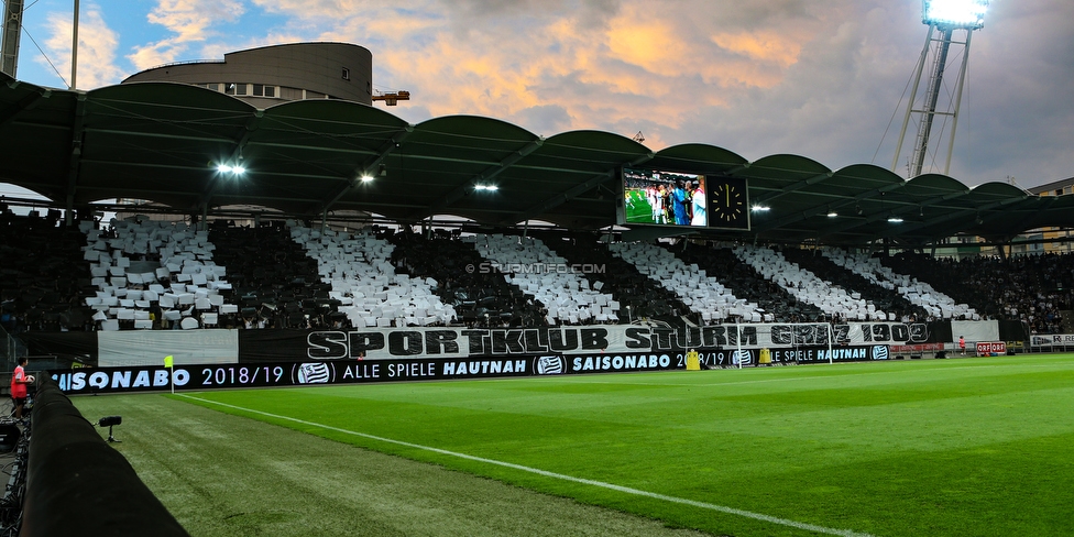 Sturm Graz - Ajax Amsterdam
UEFA Champions League Qualifikation 2. Runde, SK Sturm Graz - Ajax Amsterdam, Stadion Liebenau Graz, 01.08.2018. 

Foto zeigt Fans von Sturm mit einer Choreografie
