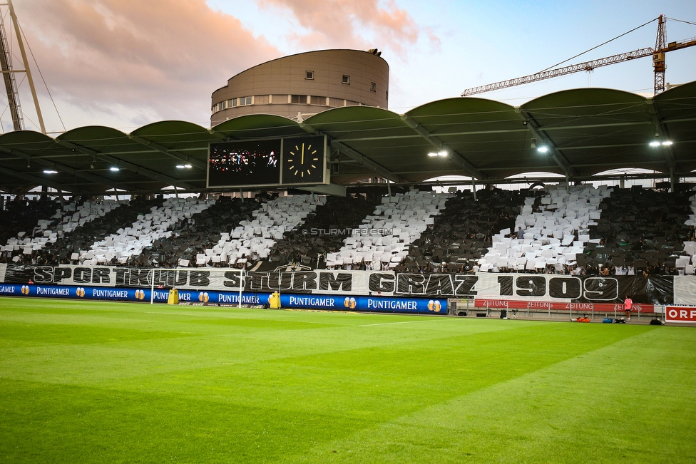 Sturm Graz - Ajax Amsterdam
UEFA Champions League Qualifikation 2. Runde, SK Sturm Graz - Ajax Amsterdam, Stadion Liebenau Graz, 01.08.2018. 

Foto zeigt Fans von Sturm mit einer Choreografie
