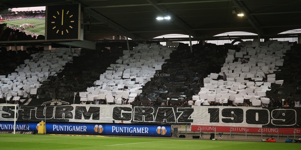 Sturm Graz - Ajax Amsterdam
UEFA Champions League Qualifikation 2. Runde, SK Sturm Graz - Ajax Amsterdam, Stadion Liebenau Graz, 01.08.2018. 

Foto zeigt Fans von Sturm mit einer Choreografie
