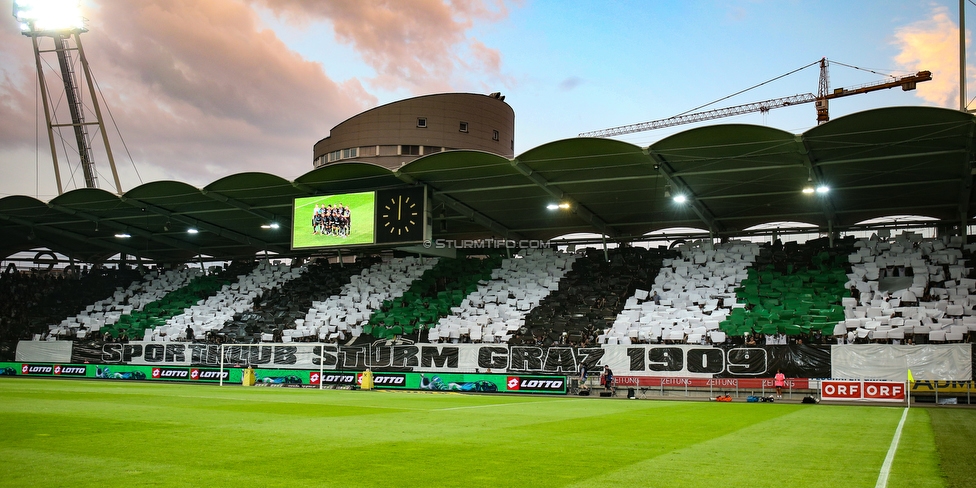 Sturm Graz - Ajax Amsterdam
UEFA Champions League Qualifikation 2. Runde, SK Sturm Graz - Ajax Amsterdam, Stadion Liebenau Graz, 01.08.2018. 

Foto zeigt Fans von Sturm mit einer Choreografie
