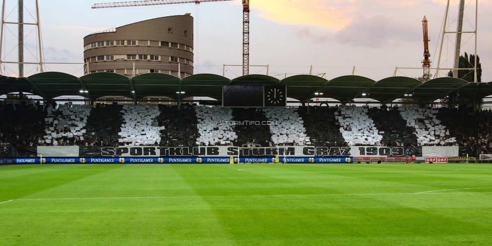 Sturm Graz - Ajax Amsterdam
UEFA Champions League Qualifikation 2. Runde, SK Sturm Graz - Ajax Amsterdam, Stadion Liebenau Graz, 01.08.2018. 

Foto zeigt Fans von Sturm mit einer Choreografie
