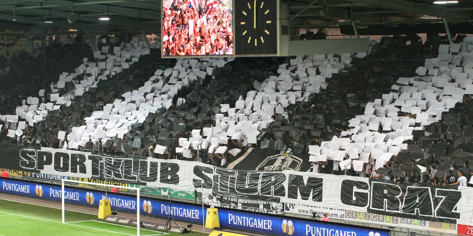 Sturm Graz - Ajax Amsterdam
UEFA Champions League Qualifikation 2. Runde, SK Sturm Graz - Ajax Amsterdam, Stadion Liebenau Graz, 01.08.2018. 

Foto zeigt Fans von Sturm mit einer Choreografie
