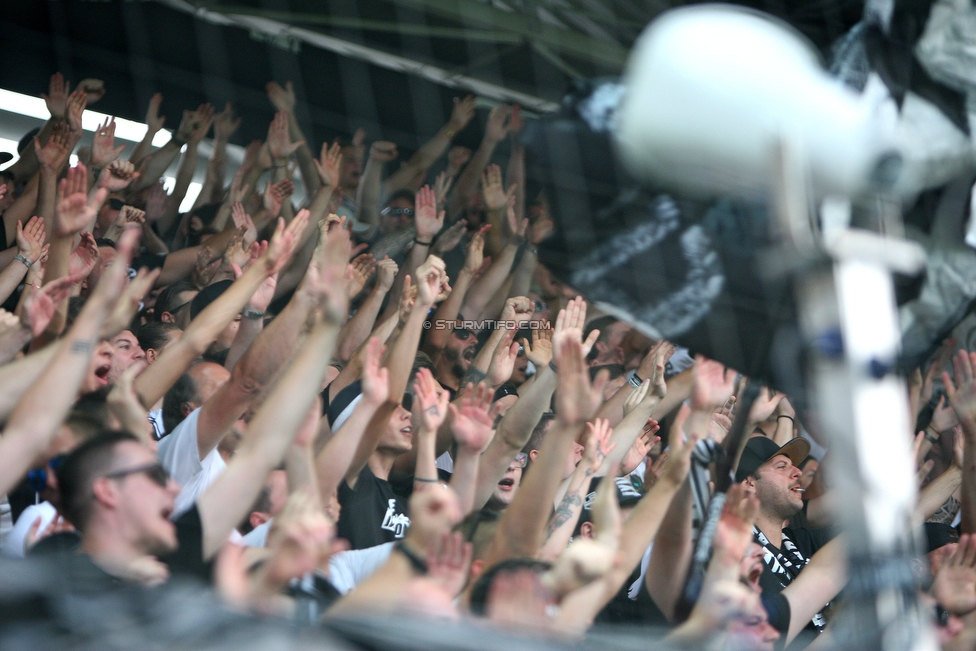 Sturm Graz - Ajax Amsterdam
UEFA Champions League Qualifikation 2. Runde, SK Sturm Graz - Ajax Amsterdam, Stadion Liebenau Graz, 01.08.2018. 

Foto zeigt Fans von Sturm
