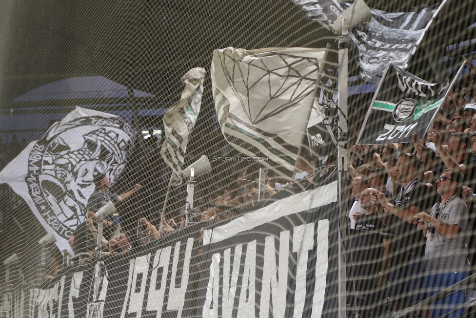 Sturm Graz - Ajax Amsterdam
UEFA Champions League Qualifikation 2. Runde, SK Sturm Graz - Ajax Amsterdam, Stadion Liebenau Graz, 01.08.2018. 

Foto zeigt Fans von Sturm
